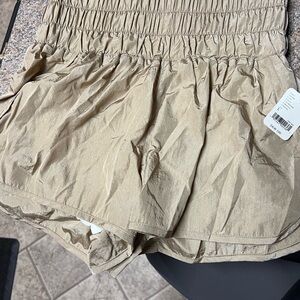 Free people movement Women’s Elastic-Waist Khaki Shorts size large